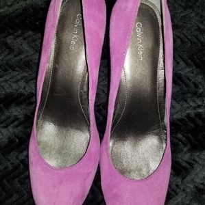 Purple suede Calvin Klein pumps